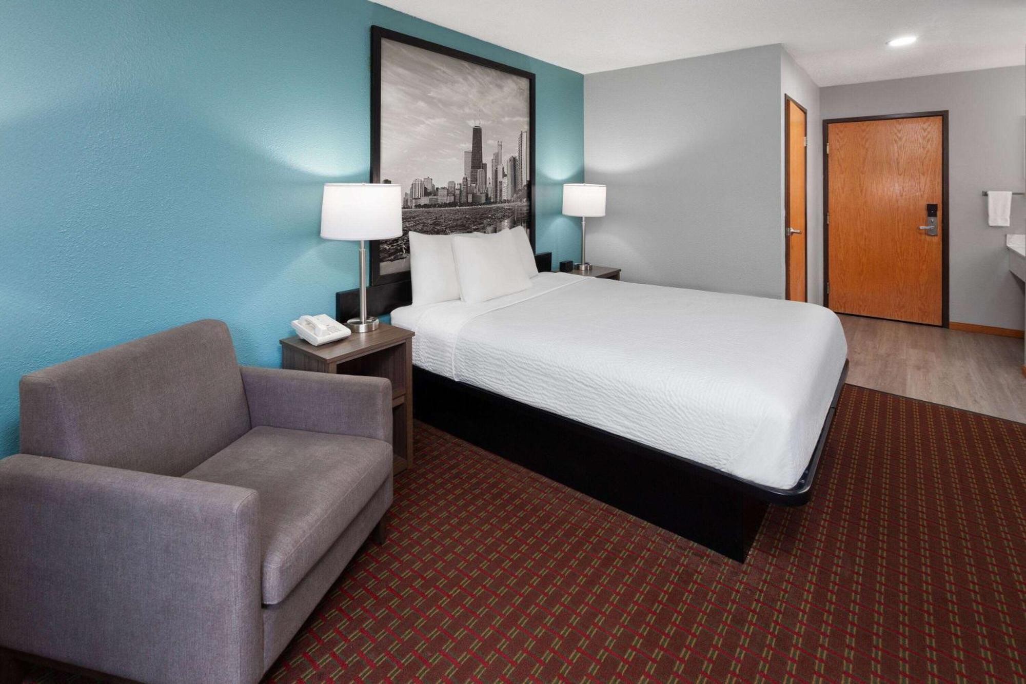 Super 8 By Wyndham Mchenry Fox Lake Area Extérieur photo