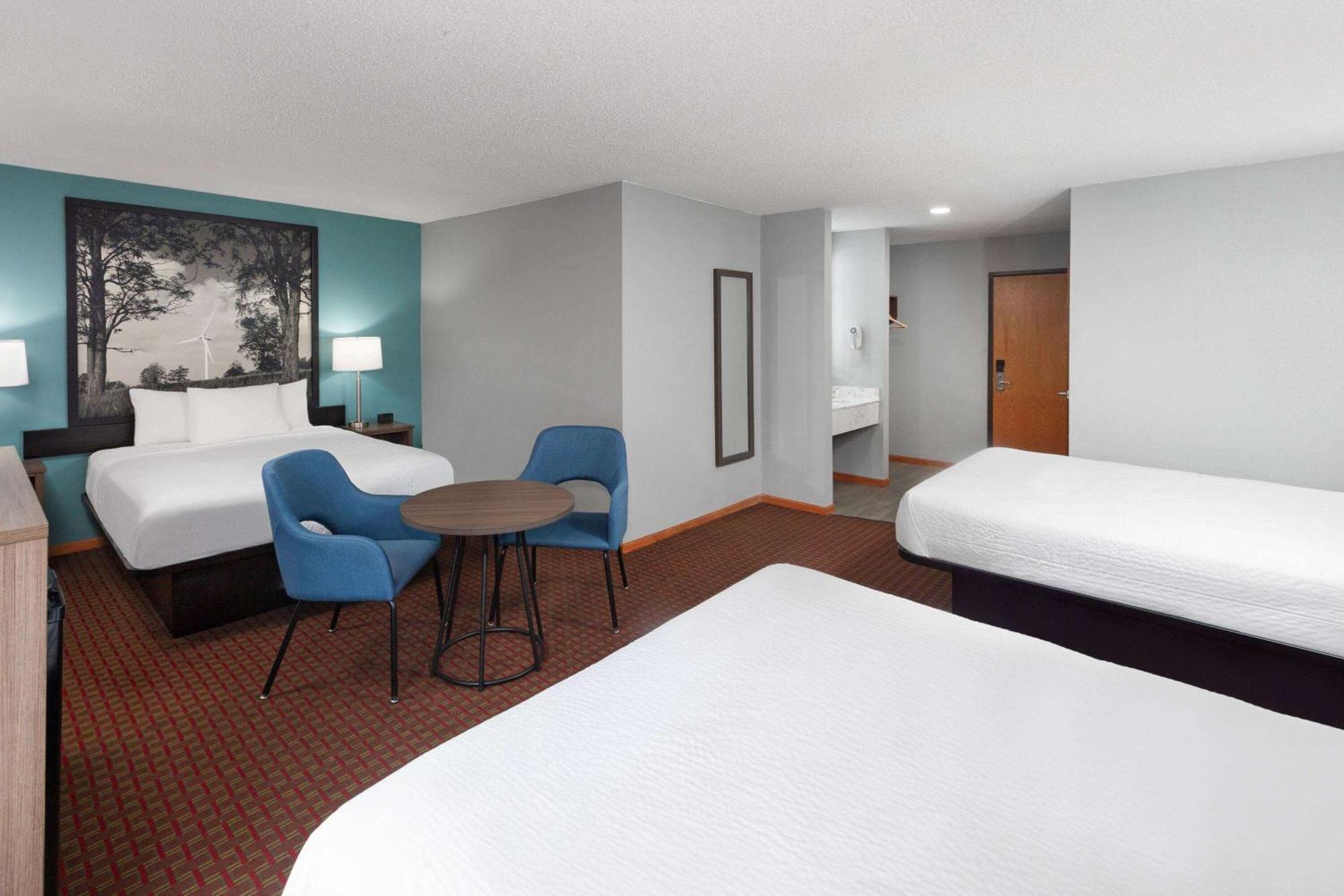 Super 8 By Wyndham Mchenry Fox Lake Area Extérieur photo