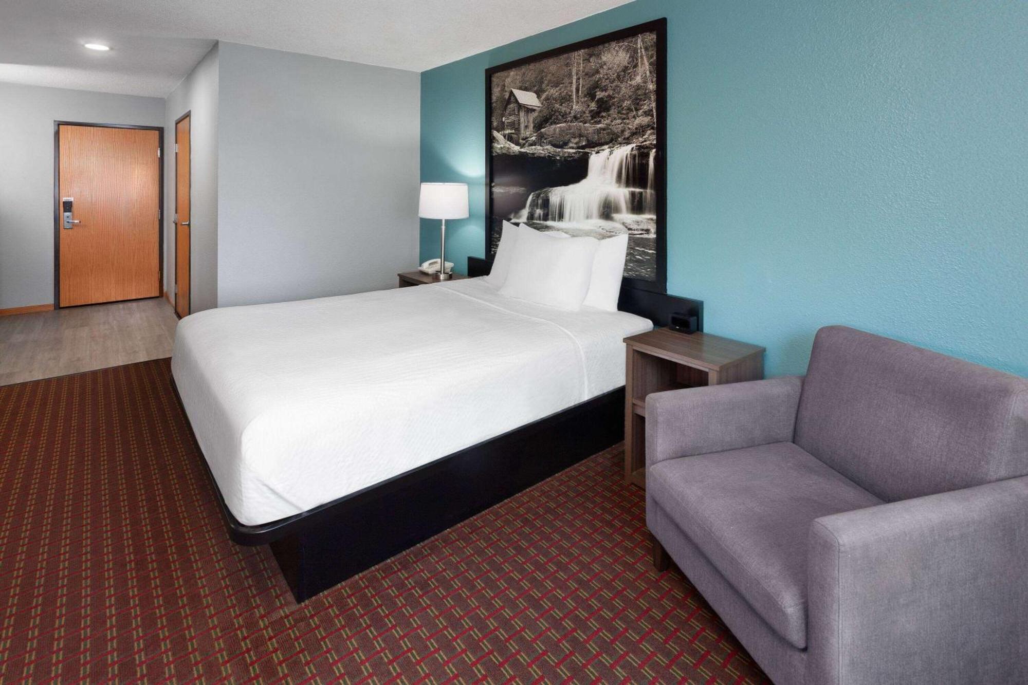 Super 8 By Wyndham Mchenry Fox Lake Area Extérieur photo