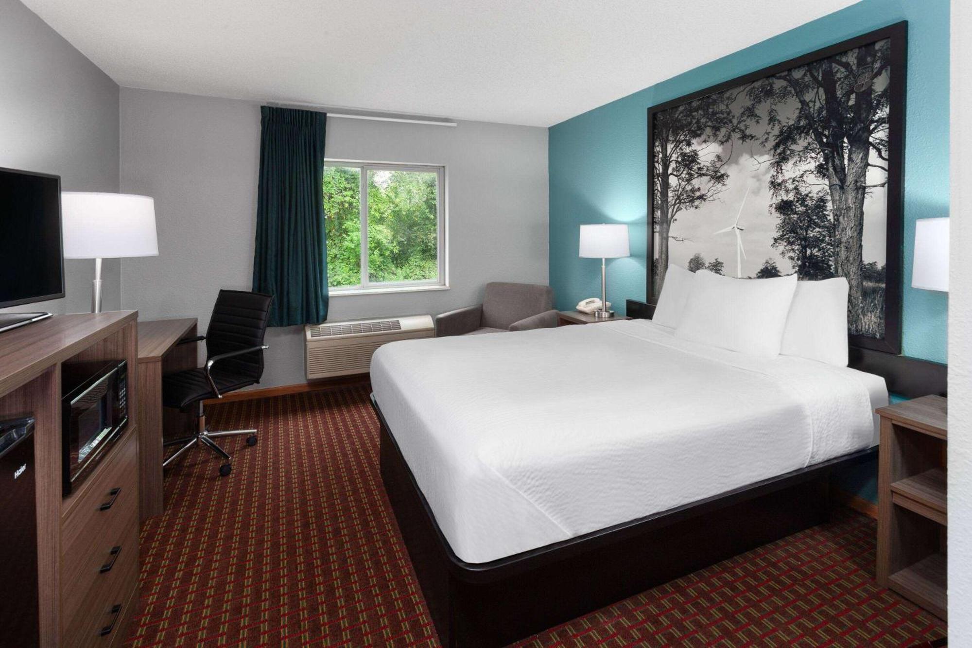 Super 8 By Wyndham Mchenry Fox Lake Area Extérieur photo