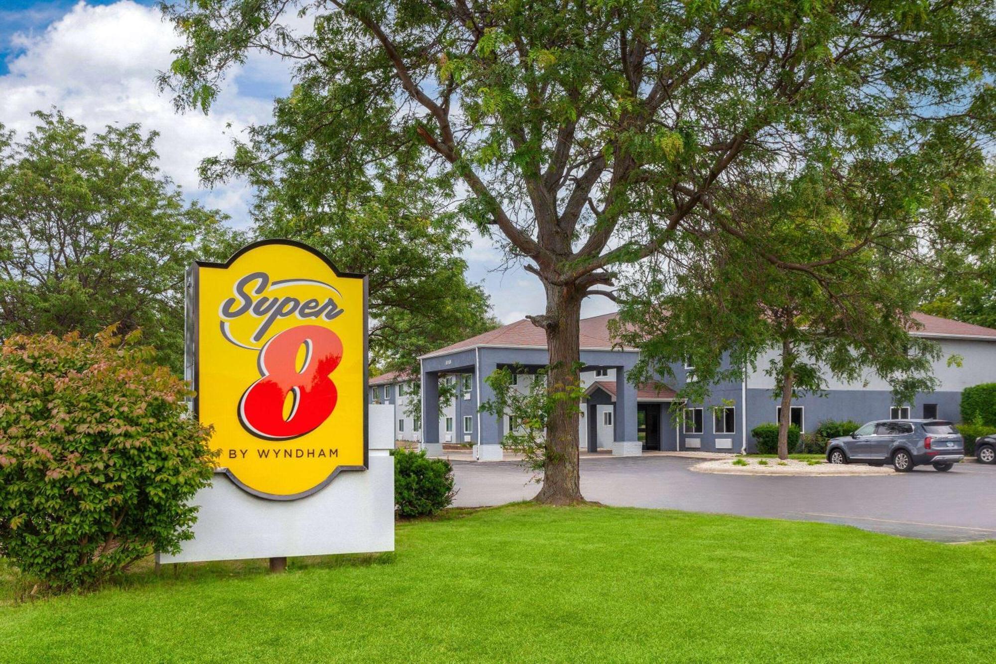 Super 8 By Wyndham Mchenry Fox Lake Area Extérieur photo
