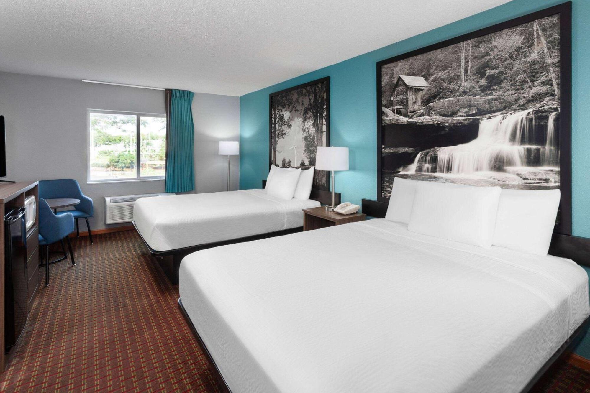Super 8 By Wyndham Mchenry Fox Lake Area Extérieur photo
