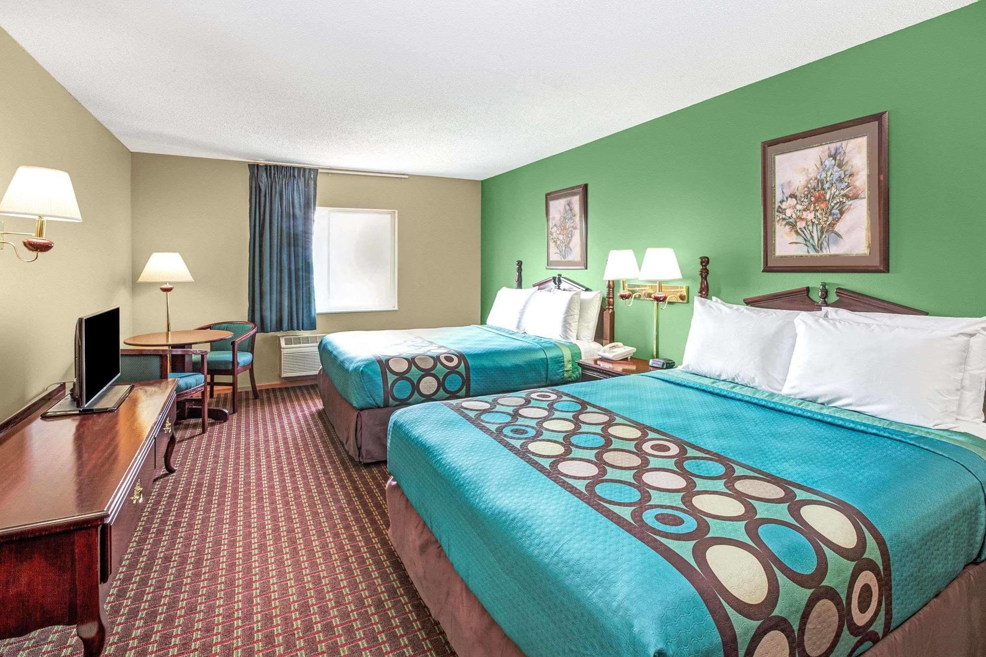 Super 8 By Wyndham Mchenry Fox Lake Area Extérieur photo